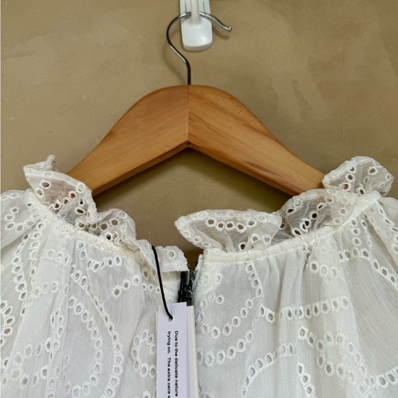 Alice + Olivia Sherrie Broderie Mini Dress White Size S 3/4 Sleeves V Neck - Picture 9 of 16